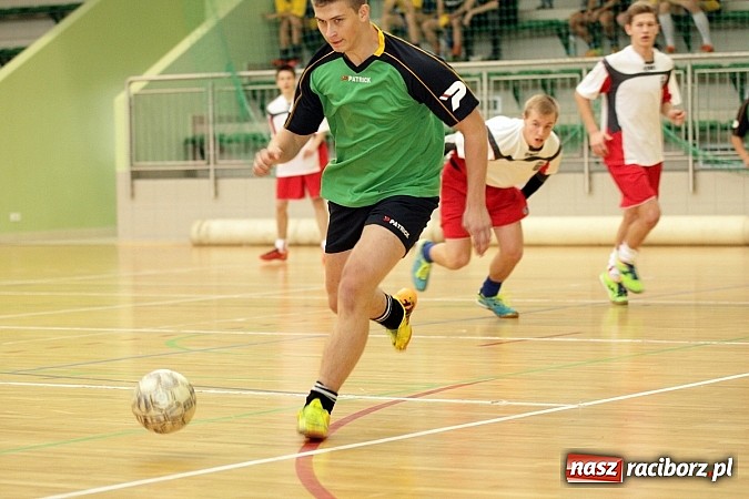 Zdjęcie w galerii na portalu naszraciborz.pl: Kto wygrał w Makroregionalnym Turnieju Halowej Piłki Nożnej? Sprawdź wyniki!  wiadomości z regionu