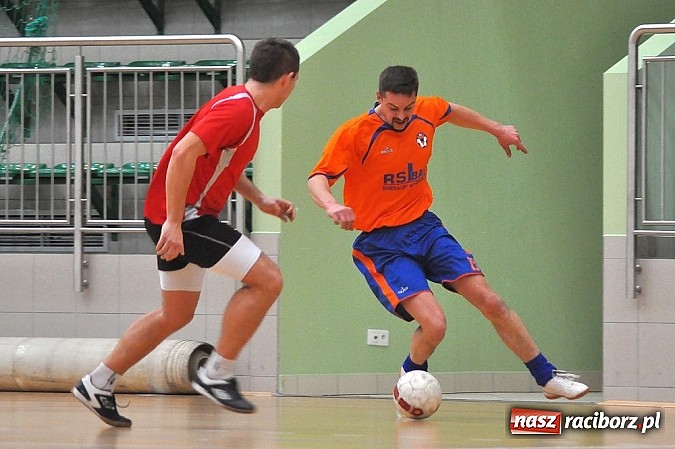 Zdjęcie w galerii na portalu naszraciborz.pl: RS Bau Grzegorzowice walczył do końca. Kolejne zwycięstwo Cukierni Gianni wiadomości z regionu