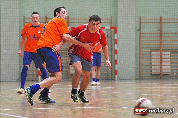 Zdjęcie w galerii na portalu naszraciborz.pl: RS Bau Grzegorzowice walczył do końca. Kolejne zwycięstwo Cukierni Gianni wiadomości z regionu