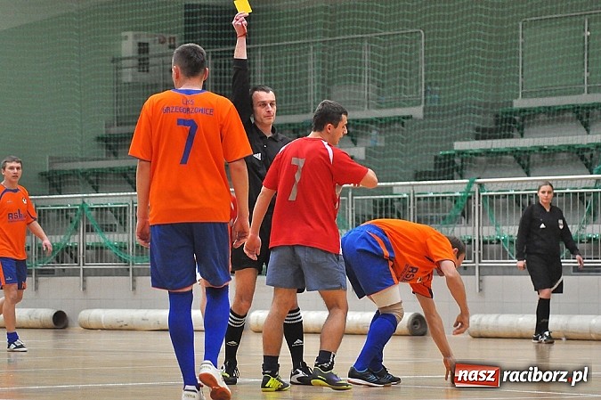Zdjęcie w galerii na portalu naszraciborz.pl: RS Bau Grzegorzowice walczył do końca. Kolejne zwycięstwo Cukierni Gianni wiadomości z regionu