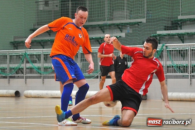 Zdjęcie w galerii na portalu naszraciborz.pl: RS Bau Grzegorzowice walczył do końca. Kolejne zwycięstwo Cukierni Gianni wiadomości z regionu