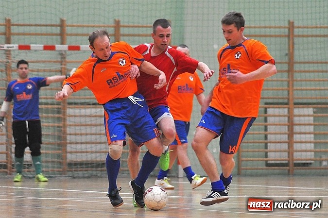 Zdjęcie w galerii na portalu naszraciborz.pl: RS Bau Grzegorzowice walczył do końca. Kolejne zwycięstwo Cukierni Gianni wiadomości z regionu
