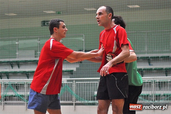 Zdjęcie w galerii na portalu naszraciborz.pl: RS Bau Grzegorzowice walczył do końca. Kolejne zwycięstwo Cukierni Gianni wiadomości z regionu