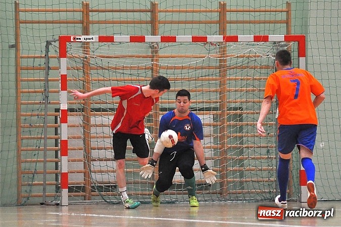 Zdjęcie w galerii na portalu naszraciborz.pl: RS Bau Grzegorzowice walczył do końca. Kolejne zwycięstwo Cukierni Gianni wiadomości z regionu