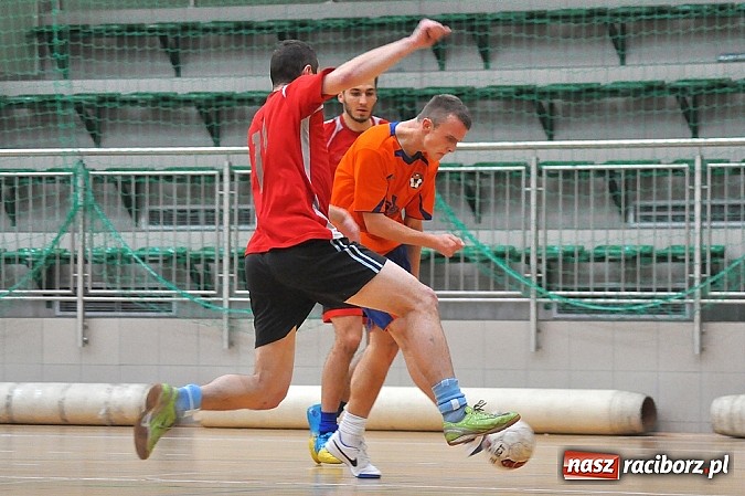 Zdjęcie w galerii na portalu naszraciborz.pl: RS Bau Grzegorzowice walczył do końca. Kolejne zwycięstwo Cukierni Gianni wiadomości z regionu