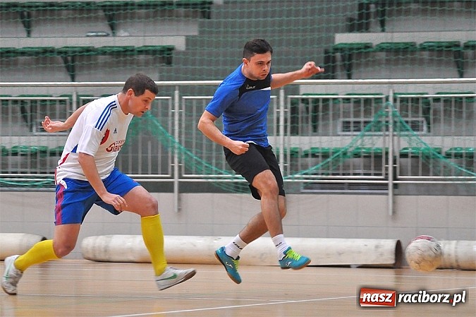 Zdjęcie w galerii na portalu naszraciborz.pl: RS Bau Grzegorzowice walczył do końca. Kolejne zwycięstwo Cukierni Gianni wiadomości z regionu