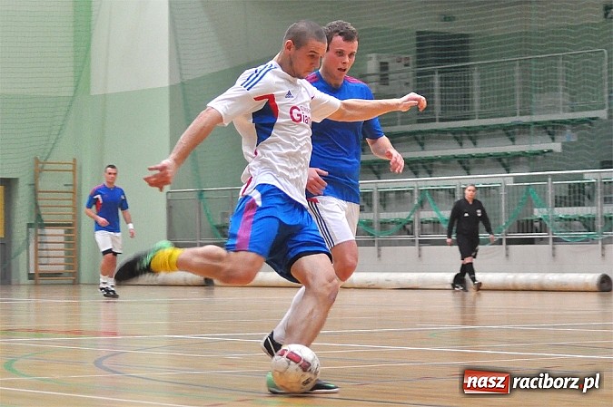 Zdjęcie w galerii na portalu naszraciborz.pl: RS Bau Grzegorzowice walczył do końca. Kolejne zwycięstwo Cukierni Gianni wiadomości z regionu