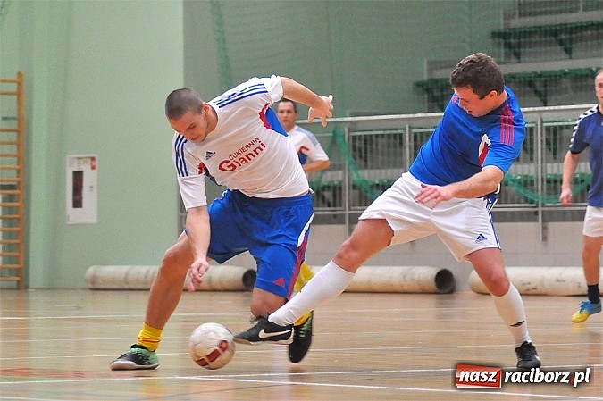 Zdjęcie w galerii na portalu naszraciborz.pl: RS Bau Grzegorzowice walczył do końca. Kolejne zwycięstwo Cukierni Gianni wiadomości z regionu