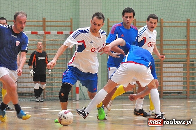 Zdjęcie w galerii na portalu naszraciborz.pl: RS Bau Grzegorzowice walczył do końca. Kolejne zwycięstwo Cukierni Gianni wiadomości z regionu