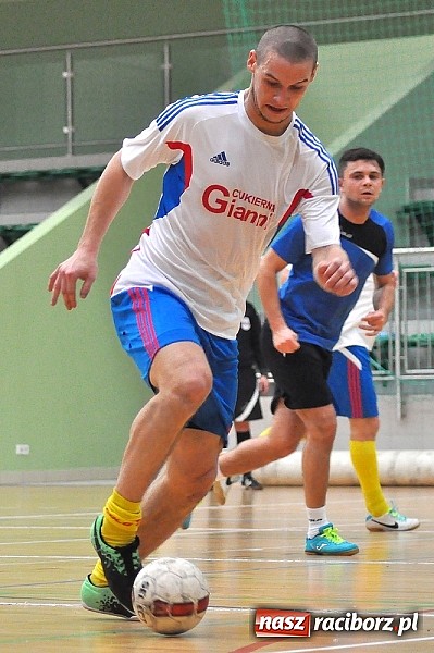 Zdjęcie w galerii na portalu naszraciborz.pl: RS Bau Grzegorzowice walczył do końca. Kolejne zwycięstwo Cukierni Gianni wiadomości z regionu