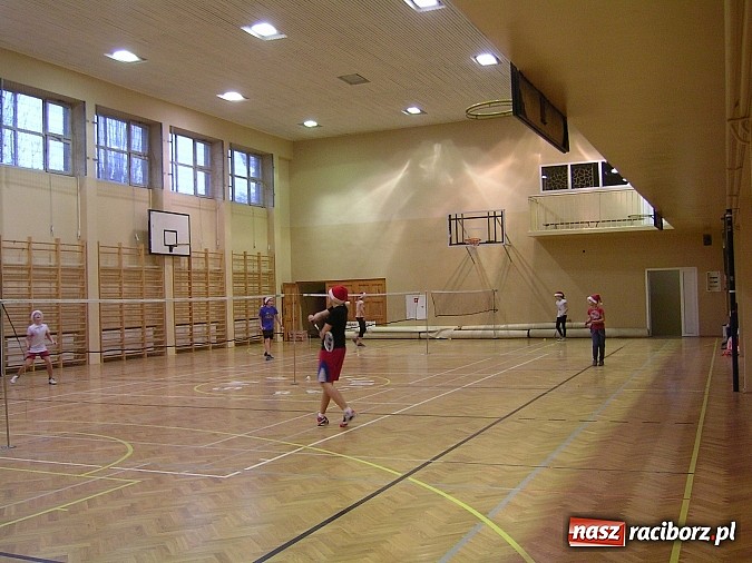 Zdjęcie w galerii na portalu naszraciborz.pl: Mikołajkowy Turniej w Badmintona wiadomości z regionu