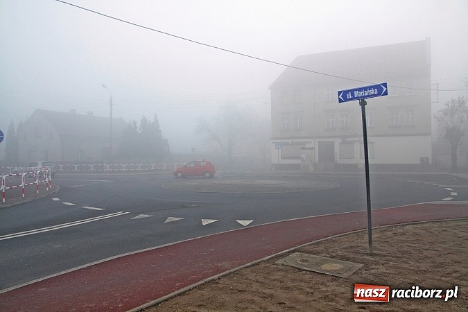Zdjęcie w galerii na portalu naszraciborz.pl: Kolizja na rondzie Mariańska-Michejdy wiadomości z regionu