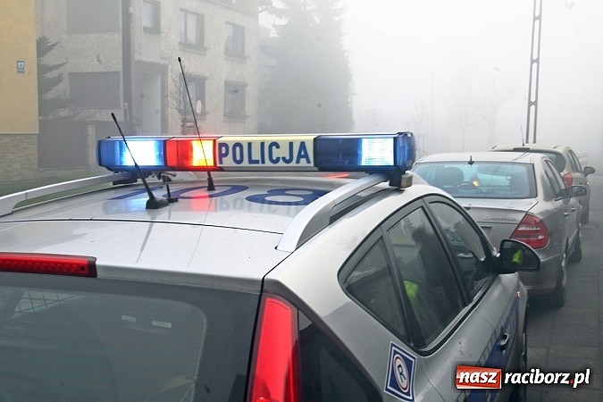 Zdjęcie w galerii na portalu naszraciborz.pl: Kolizja na rondzie Mariańska-Michejdy wiadomości z regionu