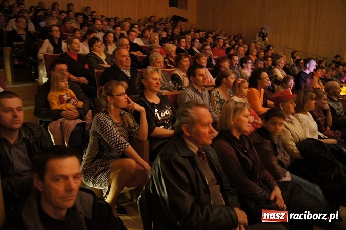 Zdjęcie w galerii na portalu naszraciborz.pl: Sala pękała w szwach na koncercie zespoł&oacute;w z Zawady Książęcej! wiadomości z regionu