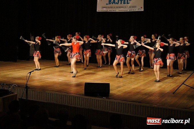 Zdjęcie w galerii na portalu naszraciborz.pl: Sala pękała w szwach na koncercie zespoł&oacute;w z Zawady Książęcej! wiadomości z regionu