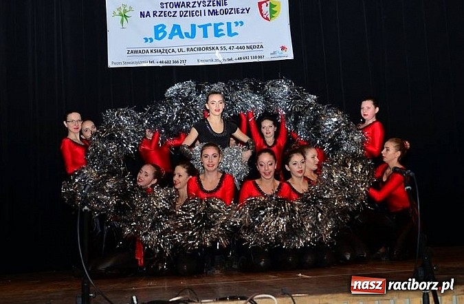 Zdjęcie w galerii na portalu naszraciborz.pl: Sala pękała w szwach na koncercie zespoł&oacute;w z Zawady Książęcej! wiadomości z regionu