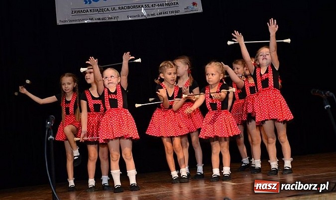 Zdjęcie w galerii na portalu naszraciborz.pl: Sala pękała w szwach na koncercie zespoł&oacute;w z Zawady Książęcej! wiadomości z regionu