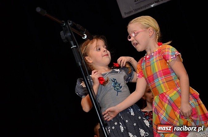Zdjęcie w galerii na portalu naszraciborz.pl: Sala pękała w szwach na koncercie zespoł&oacute;w z Zawady Książęcej! wiadomości z regionu