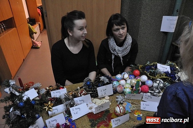 Zdjęcie w galerii na portalu naszraciborz.pl: Świąteczny kiermasz w Szkole na Ostrogu wiadomości z regionu