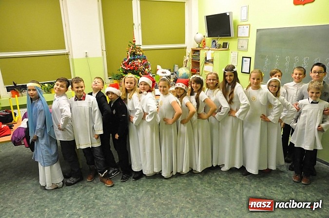 Zdjęcie w galerii na portalu naszraciborz.pl: Świąteczny kiermasz w Szkole na Ostrogu wiadomości z regionu