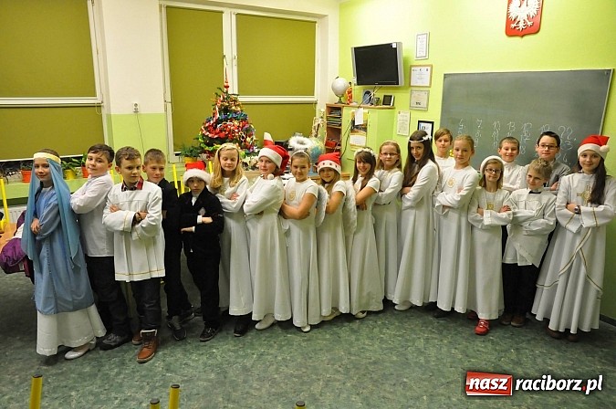 Zdjęcie w galerii na portalu naszraciborz.pl: Świąteczny kiermasz w Szkole na Ostrogu wiadomości z regionu