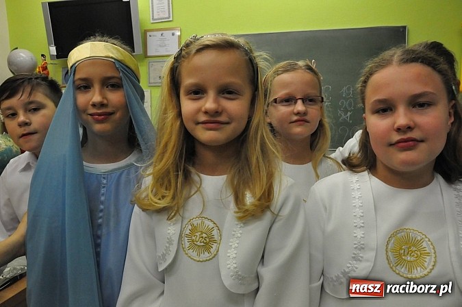 Zdjęcie w galerii na portalu naszraciborz.pl: Świąteczny kiermasz w Szkole na Ostrogu wiadomości z regionu