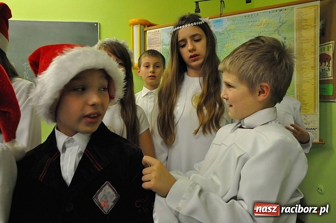 Zdjęcie w galerii na portalu naszraciborz.pl: Świąteczny kiermasz w Szkole na Ostrogu wiadomości z regionu