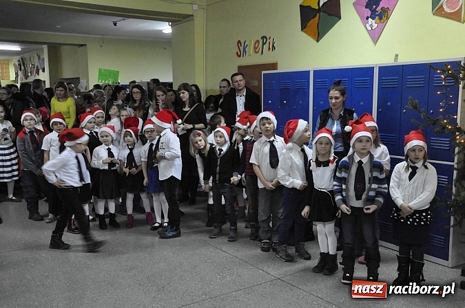 Zdjęcie w galerii na portalu naszraciborz.pl: Świąteczny kiermasz w Szkole na Ostrogu wiadomości z regionu