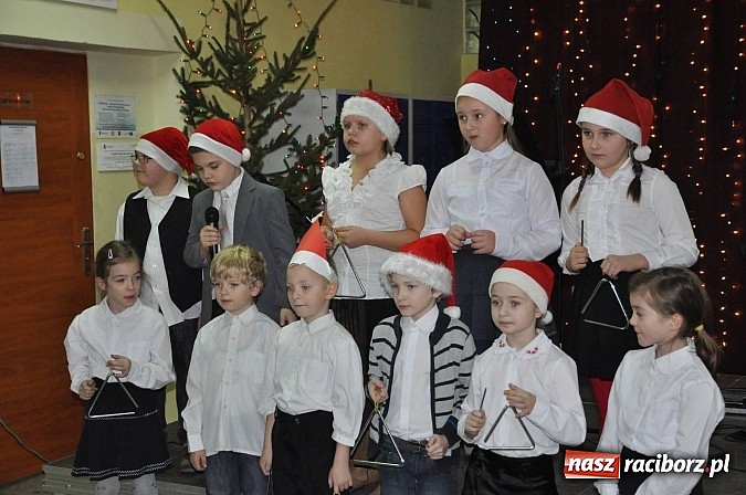Zdjęcie w galerii na portalu naszraciborz.pl: Świąteczny kiermasz w Szkole na Ostrogu wiadomości z regionu