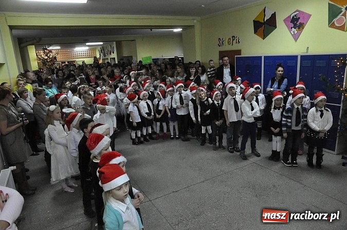 Zdjęcie w galerii na portalu naszraciborz.pl: Świąteczny kiermasz w Szkole na Ostrogu wiadomości z regionu