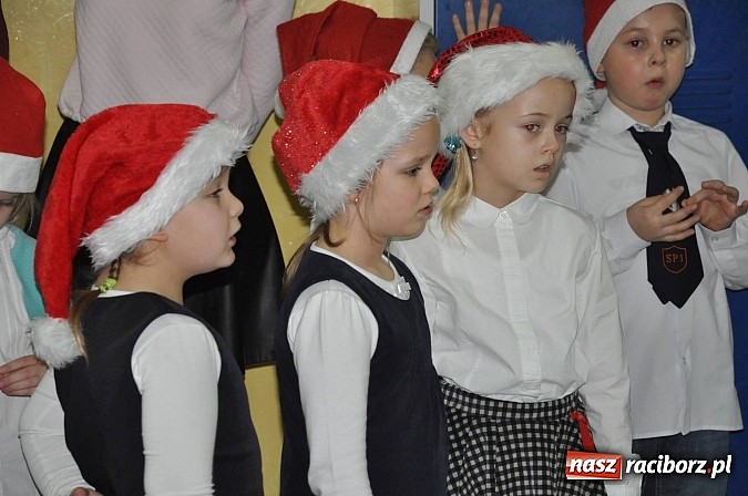 Zdjęcie w galerii na portalu naszraciborz.pl: Świąteczny kiermasz w Szkole na Ostrogu wiadomości z regionu