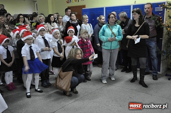 Zdjęcie w galerii na portalu naszraciborz.pl: Świąteczny kiermasz w Szkole na Ostrogu wiadomości z regionu