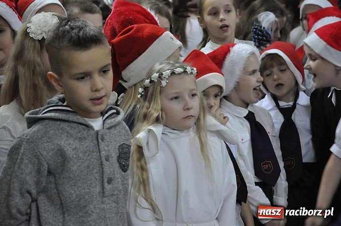 Zdjęcie w galerii na portalu naszraciborz.pl: Świąteczny kiermasz w Szkole na Ostrogu wiadomości z regionu