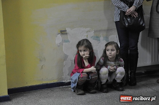 Zdjęcie w galerii na portalu naszraciborz.pl: Świąteczny kiermasz w Szkole na Ostrogu wiadomości z regionu