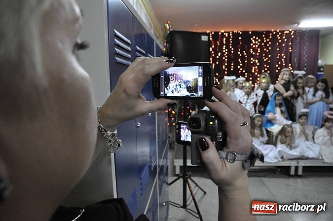 Zdjęcie w galerii na portalu naszraciborz.pl: Świąteczny kiermasz w Szkole na Ostrogu wiadomości z regionu