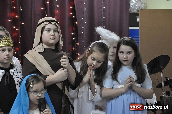 Zdjęcie w galerii na portalu naszraciborz.pl: Świąteczny kiermasz w Szkole na Ostrogu wiadomości z regionu