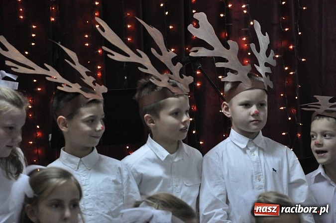 Zdjęcie w galerii na portalu naszraciborz.pl: Świąteczny kiermasz w Szkole na Ostrogu wiadomości z regionu