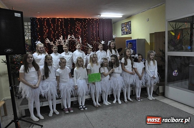 Zdjęcie w galerii na portalu naszraciborz.pl: Świąteczny kiermasz w Szkole na Ostrogu wiadomości z regionu