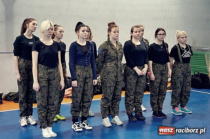 Zdjęcie w galerii na portalu naszraciborz.pl: Szkolenie dla młodych adeptów sztuki policyjnej wiadomości z regionu