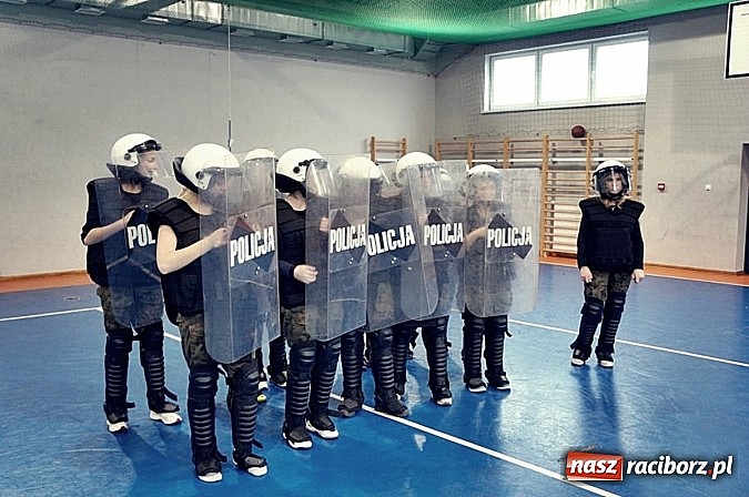 Zdjęcie w galerii na portalu naszraciborz.pl: Szkolenie dla młodych adeptów sztuki policyjnej wiadomości z regionu