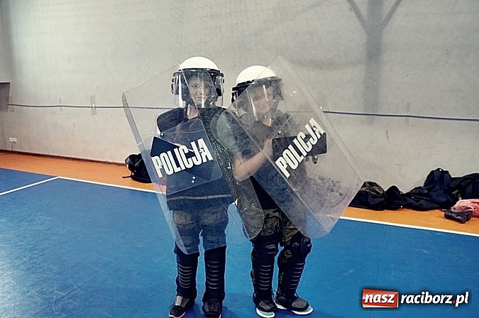 Zdjęcie w galerii na portalu naszraciborz.pl: Szkolenie dla młodych adeptów sztuki policyjnej wiadomości z regionu