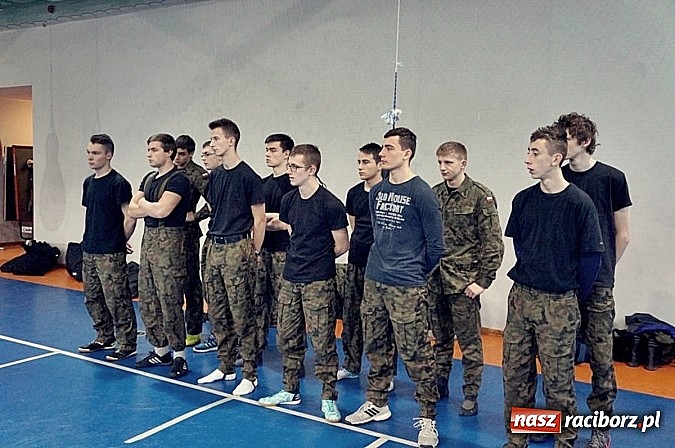 Zdjęcie w galerii na portalu naszraciborz.pl: Szkolenie dla młodych adeptów sztuki policyjnej wiadomości z regionu
