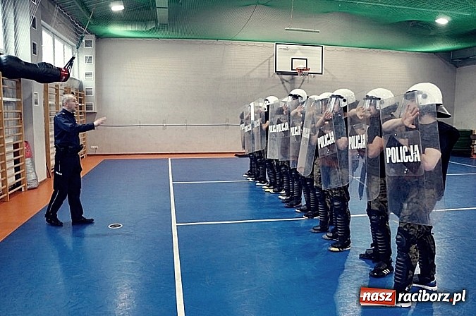 Zdjęcie w galerii na portalu naszraciborz.pl: Szkolenie dla młodych adeptów sztuki policyjnej wiadomości z regionu