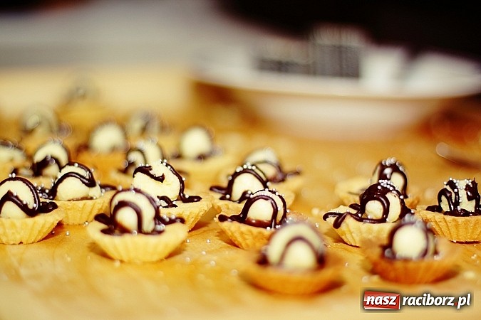 Zdjęcie w galerii na portalu naszraciborz.pl: Ciasteczkowe szaleństwo w ZSZ wiadomości z regionu