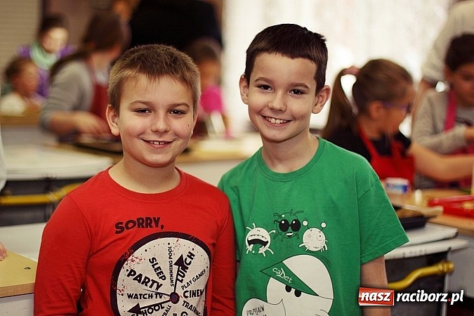 Zdjęcie w galerii na portalu naszraciborz.pl: Ciasteczkowe szaleństwo w ZSZ wiadomości z regionu