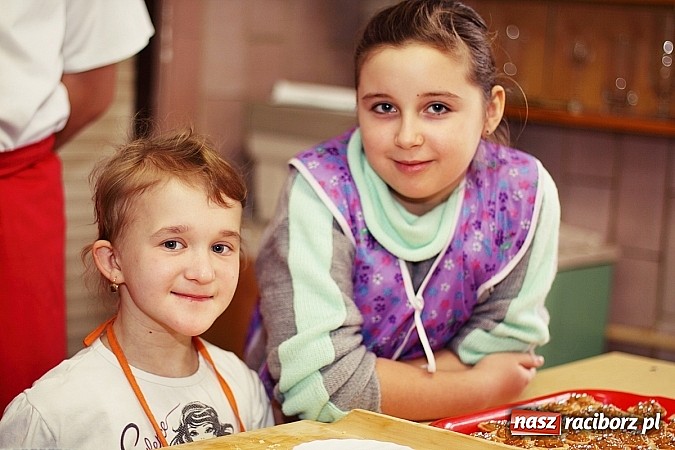 Zdjęcie w galerii na portalu naszraciborz.pl: Ciasteczkowe szaleństwo w ZSZ wiadomości z regionu