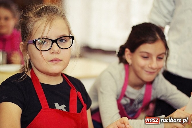Zdjęcie w galerii na portalu naszraciborz.pl: Ciasteczkowe szaleństwo w ZSZ wiadomości z regionu