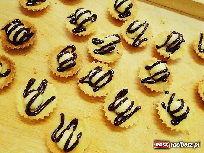 Zdjęcie w galerii na portalu naszraciborz.pl: Ciasteczkowe szaleństwo w ZSZ wiadomości z regionu