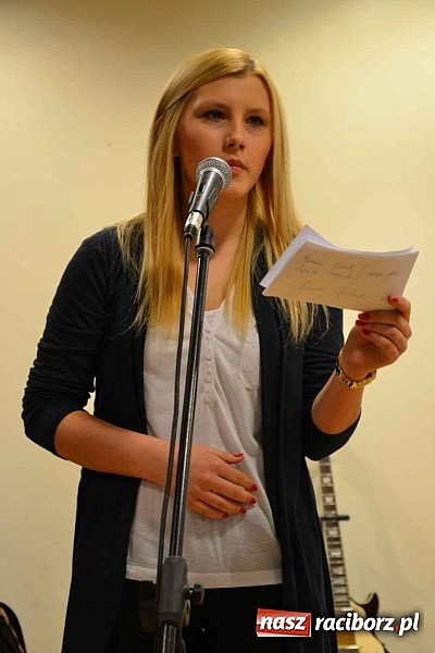 Zdjęcie w galerii na portalu naszraciborz.pl: Scena dla zawodowców – konkurs bożonarodzeniowy na zamku wiadomości z regionu