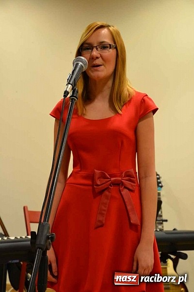 Zdjęcie w galerii na portalu naszraciborz.pl: Scena dla zawodowców – konkurs bożonarodzeniowy na zamku wiadomości z regionu